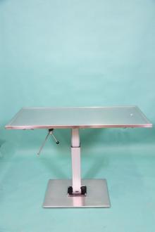 MarMed operating and treatment table with pump-hydraulic height adjustment 71-111cm, stain