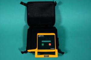 PHYSIO CONTROL Lifepak 500 defibrillator, biphasic AED,  incl. carrying bag, with display