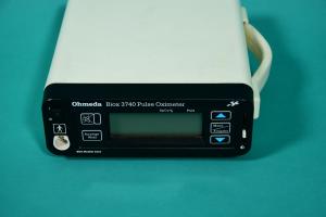 OHMEDA Biox 3740 portable pulse oxymeter, for battery and mains operation, adjustable alar