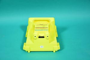 GE Healthcare Responder 3000 monophase emergency defibrillator with vehicle charging conso