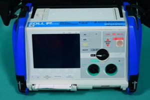 ZOLL M-Series biphasic defibrillator, including pacemaker, ECG, printer, analysis, battery