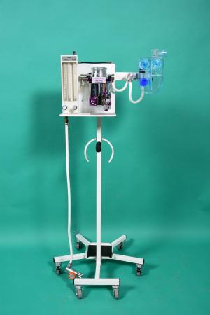 VÖLKER mobile anaesthesia unit with isoflurane vapour, flowmeter and circular section, in