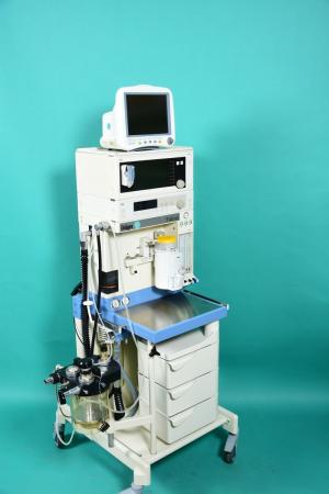 DRÄGER Fabius CE, mobile anaesthesia workstation, with dual vaporisor support, electric v