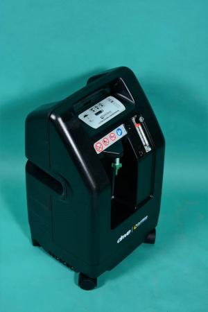 DeVilbiss oxygen concentrator, output 10L/min, dimensions: HxWxD: 62.2x34.2x30.4 cm, weigh