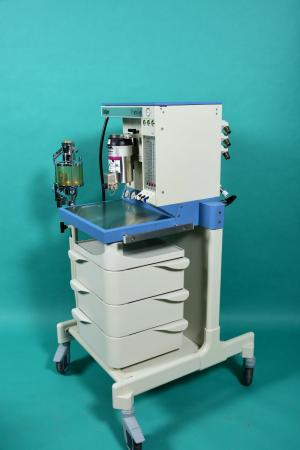 DRÄGER Fabius: Mobile anaesthesia machine with FlowMeter for O2, Air and N2O, double hold