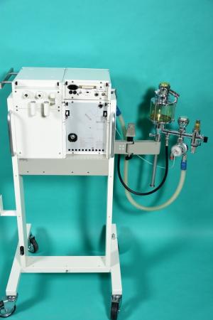DRÄGER Sulla 808 V mobile anesthesia machine, without drawers, with ventilator Ventilog 2