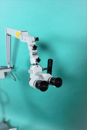 ZEISS OPMI 99: Mobile surgical microscope, binocular (19 x) tube f = 80, 19 x, objective f