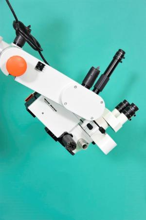 WILD M650: mobile operating microscope binocular (10 x 21) straight view, zoom 6 nis 40 (s
