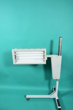 VICKERS Air-Shields Fluoro Light phototherapy unit with new tubes, used