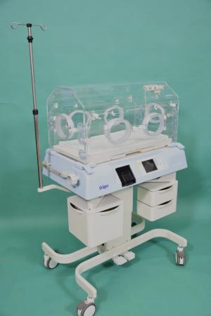 DRÄGER Isolette 8000plus, mobile incubator for newborns. Continuous monitoring of central