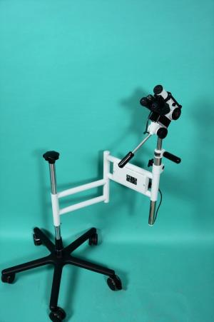 LEISEGANG 103, mobile colposcope on rolling stand. Straight binocular view, working distan