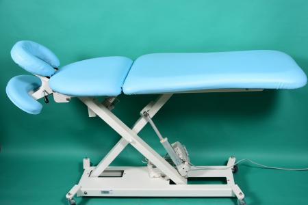 SOLENI Classic Comfort 14: mobile massage and treatment table, electric height and tilt ad